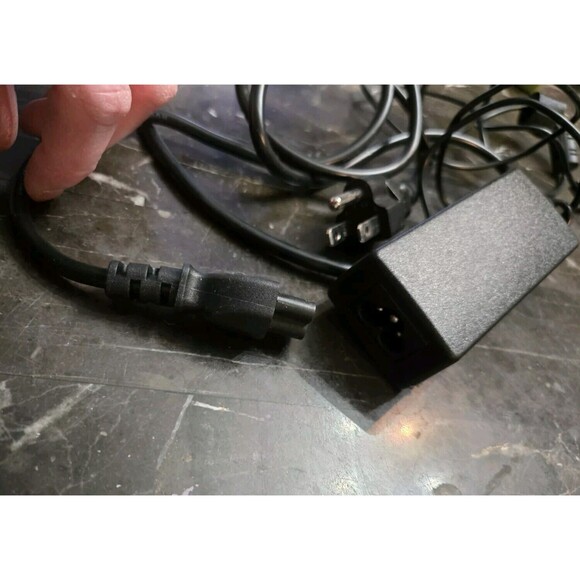 Replacement AC Adapter SK90190215 Input 100-240-1.3 A 50/60 Hz Output 19V 2.15A - Picture 6 of 7